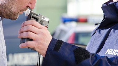 Zderzenie ciągnika z autobusem miejskim. Jeden z kierowców był nietrzeźwy