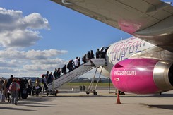 Wizz Air zaostrza kontrole bagażu. Nowe urządzenia na lotniskach