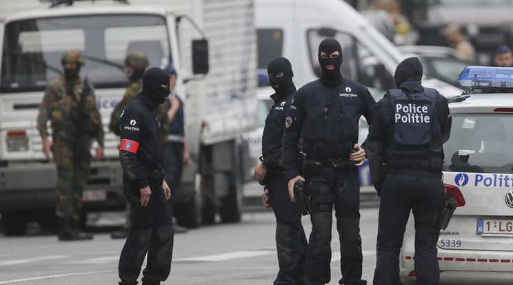 Rendőrök Brüsszelben /Fotó: MTI