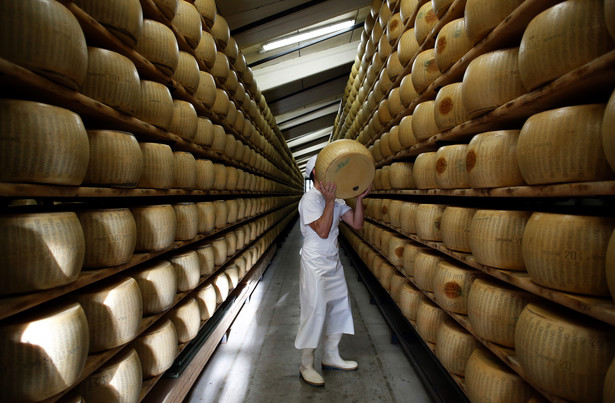 Produkcja serów we włoskiej Fidenzi