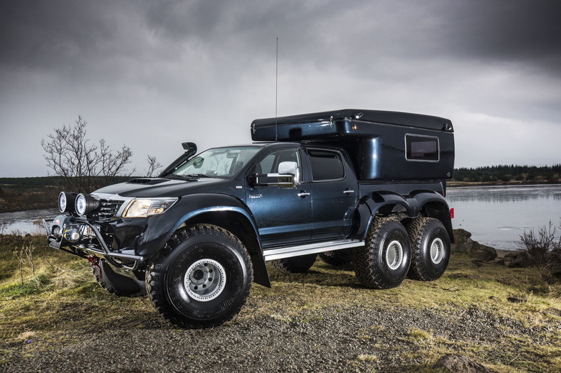 Toyota Hilux 6x6 Arctic Trucks