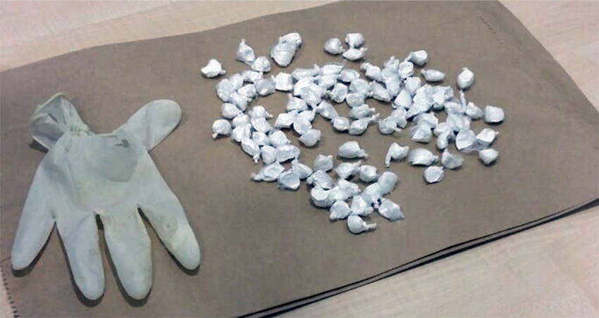 "Mule"prenosile kokain u šupljinama tela