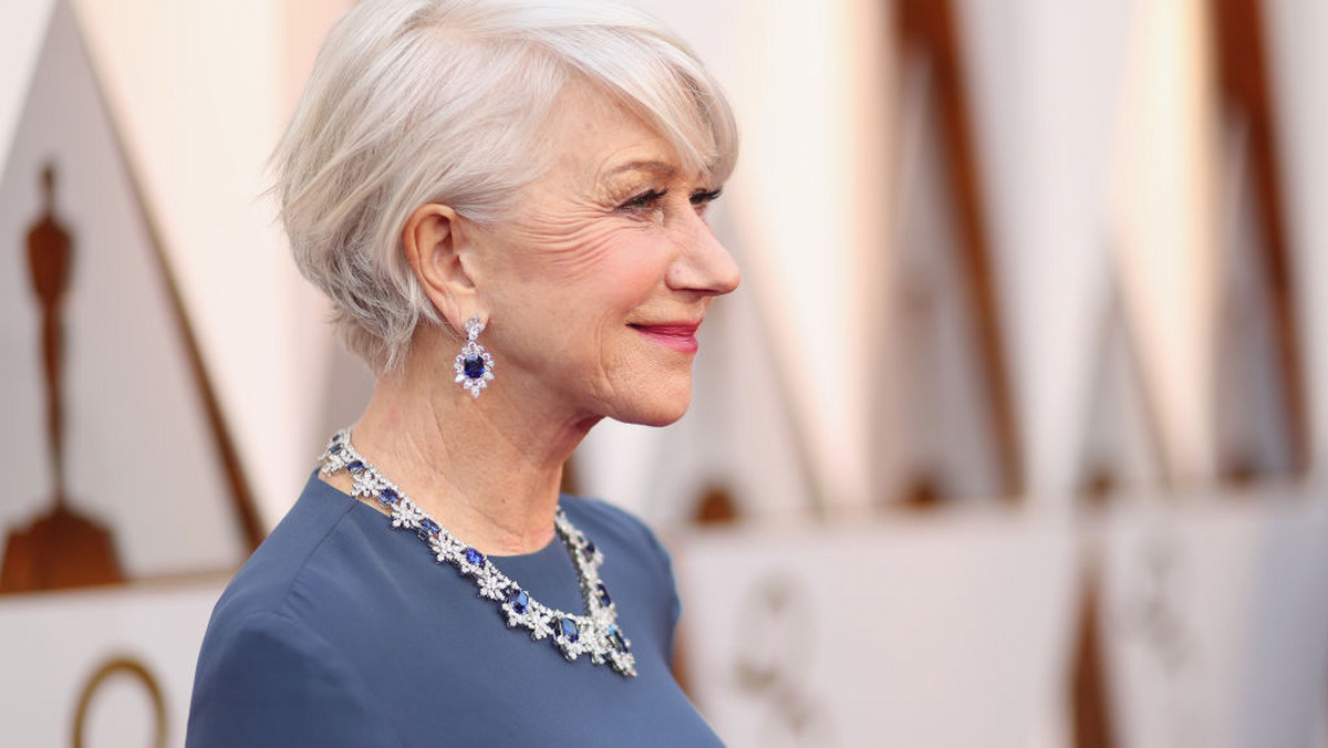 Helen Mirren postanowiła pokazać się bez makijażu. 72-letnia aktorka, znana z ról w "Gosford Park" i "Królowej", pokazała, że nie wstydzi się swojego wieku i piękna jest zarówno z makijażem, jak i bez niego. Fani są zachwyceni.