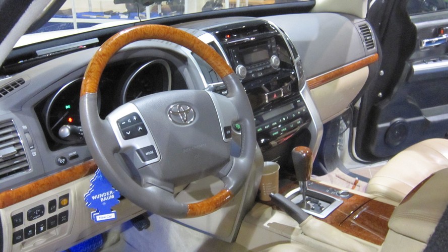 Samochód BOR - toyota land cruiser