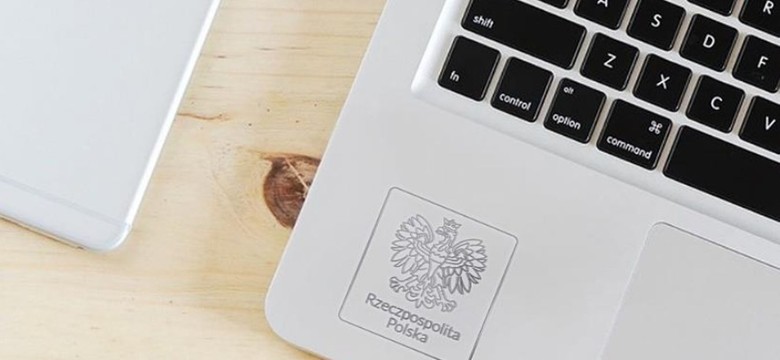 Orzeł na każdym laptopie dla czwartoklasisty. Tak chce rząd