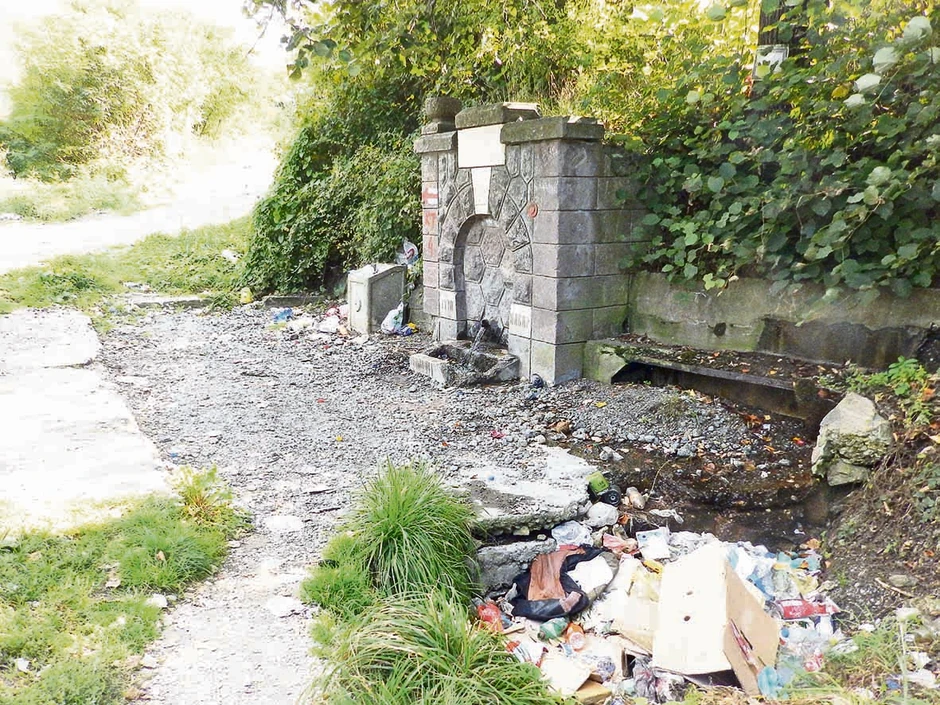 Izvor planinske vode danas je u smeću