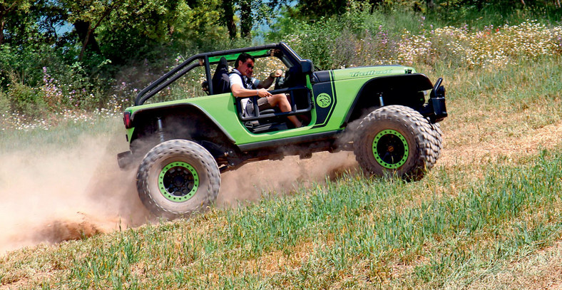 Jeep Wrangler Trailcat - driftowóz na spędem 4x4