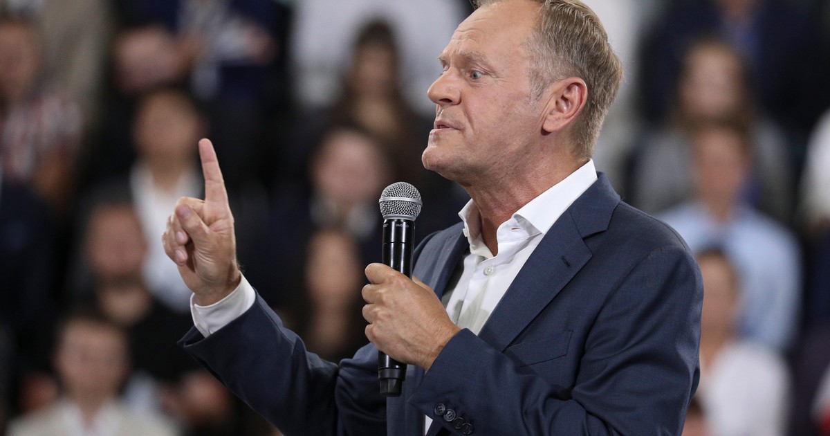 Donald Tusk skręca w lewo. Zandberg: Jeśli ktoś tam ma strategię połowu, to nie wróżę sukcesów