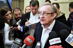 Sąd wstrzymał wykonanie kary dla Józefa Piniora. Złożono specjalny WNIOSEK