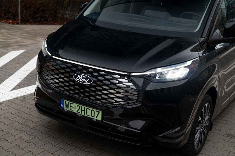 Ford E-Tourneo Custom