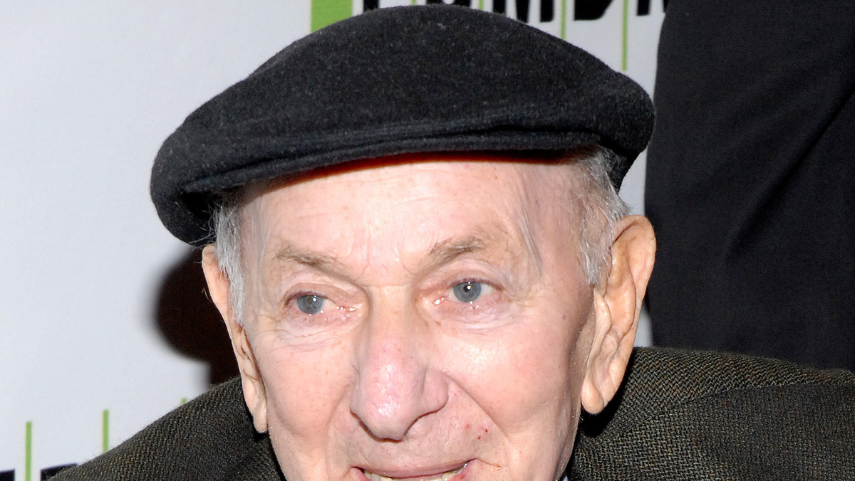 Amerykański aktor Jack Klugman, który wcielił się w rolę tytułową w popularnym serialu telewizyjnym USA "Quincy, M.E.", nadawanym w latach 70. i 80., zmarł w wieku 90 lat w swoim domu w Los Angeles - poinformowała rodzina zmarłego.