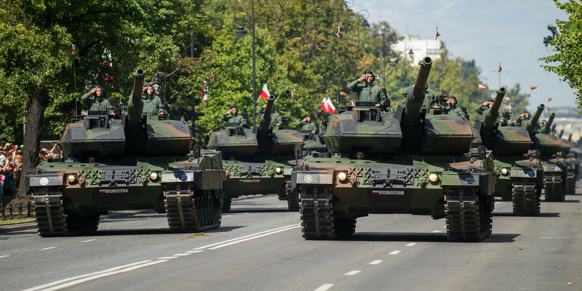  Obchody Swieta Wojska Polskiego. Defilada wojskowa w Warszawie. N/z: czolg Leopard 2A5.