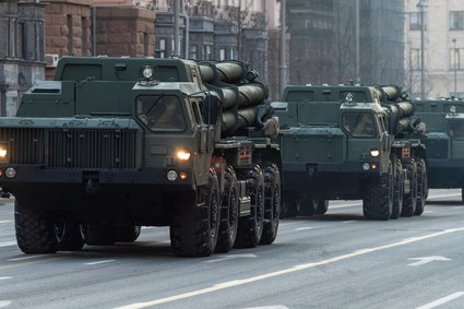 Rosja wyczerpuje swoje zapasy amunicji. "Idzie na skróty"