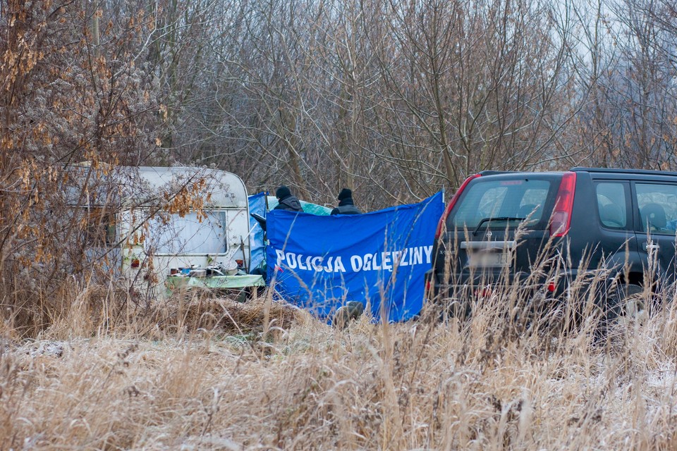 POZNAŃ TRZY OSOBY ZMARŁY W PRZYCZEPIE KEMPINGOWEJ (policja)