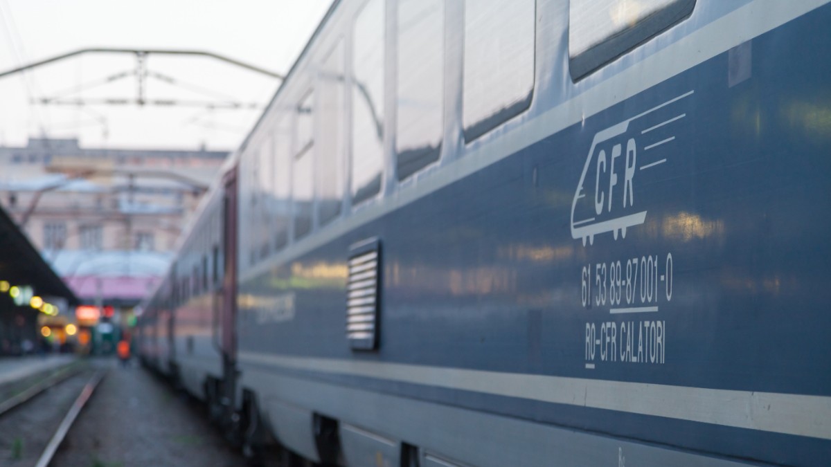 CFR și Metrorex reiau angajările în noiembrie și scot la concurs zeci de posturi libere în București și în țară