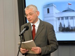 Dorn wygrał z MON bitwę o samoloty