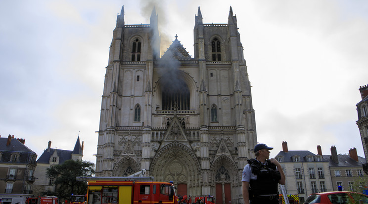 A Nantes Szent Péter és Szent Pál-székesegyház helyreállítását a francia kormány vállalja. / Fotó: MTI AP