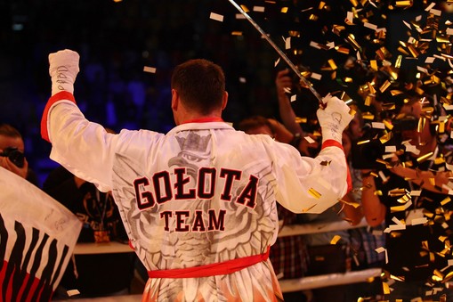 Częstochowa, 25.10.2014. Andrzej Gołota po walce z Danellem Nicholsonem z USA na gali Fight Night 9 Gołota vs. Nicholson - Pożegnanie