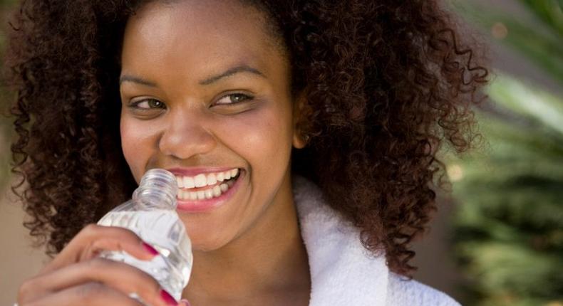 Drinking at least 9 glasses of water daily benefits the body