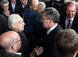 Andrzej Wajda z Orderem Orła Białego