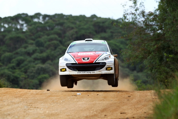 Rally de Curitiba 2010: pewne zwycięstwo Krisa Meeke, Juho Hänninen liderem IRC