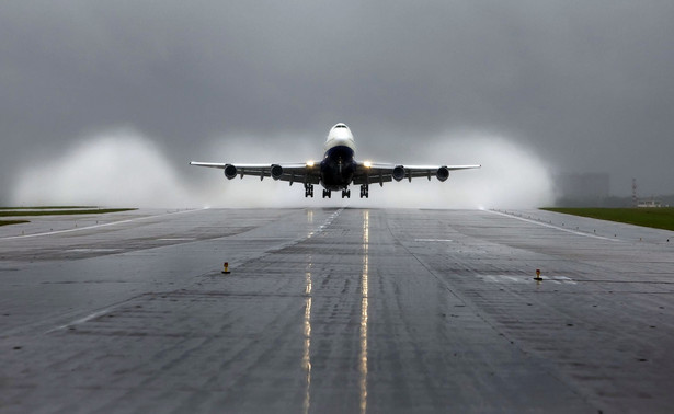 Samolot Boeing 747 startuje