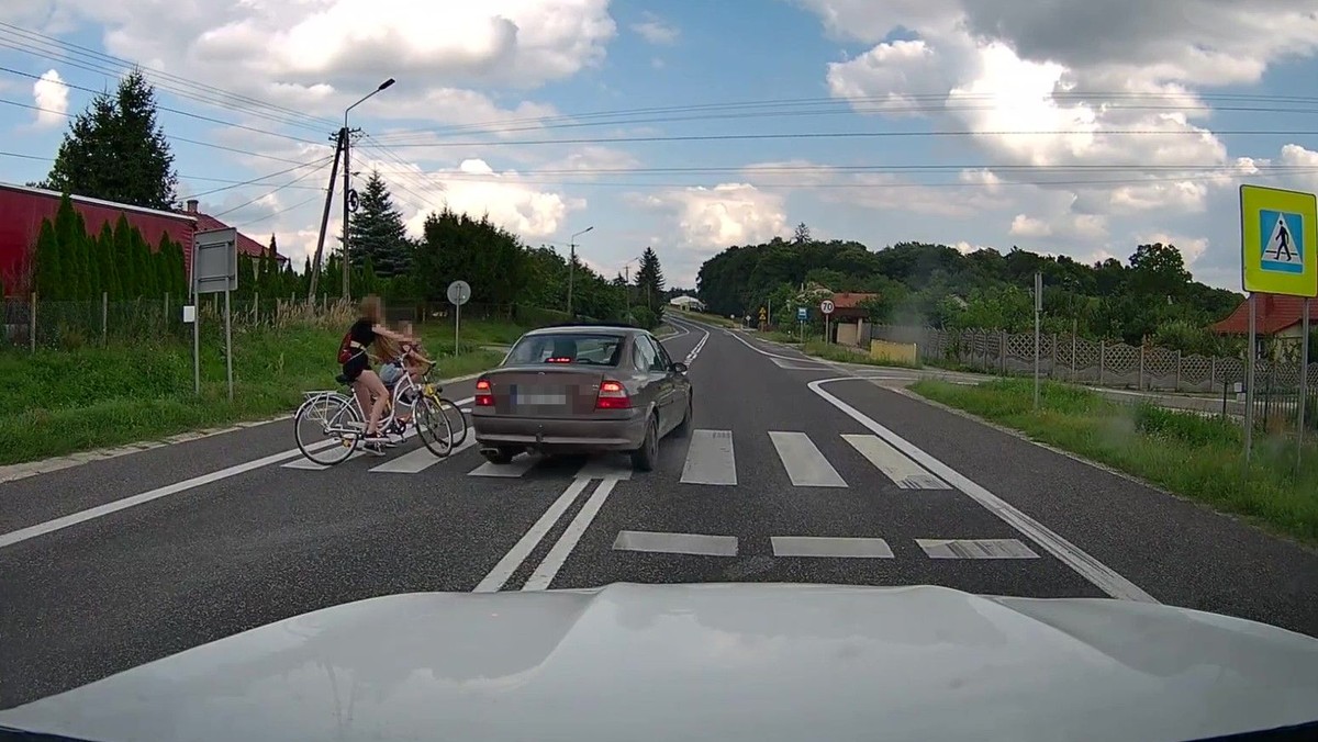 Smogorzów. Centymetry od tragedii na przejściu dla pieszych