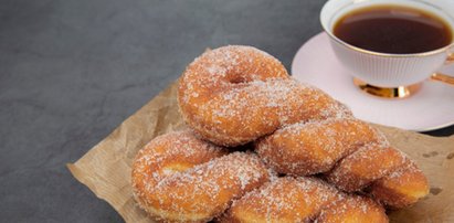 Znudziły ci się zwykłe pączki? Zrób zakręcone pączki koreańskie. Mamy prosty przepis!