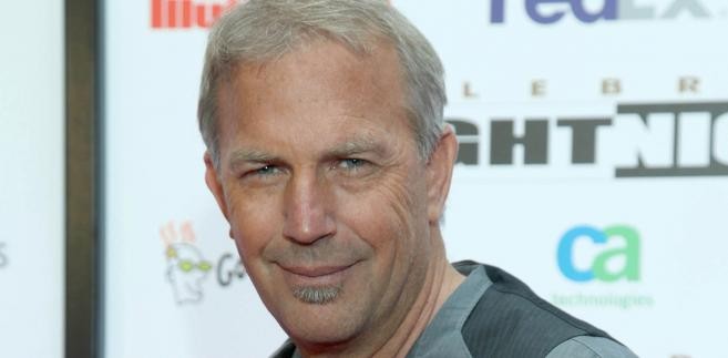 <b>Kevin Costner</b><br>
Costner jest właścicielem firmy, która zajmuje się produkcją maszyn służących do oddzielania ropy od wody. W 2010 r. właśnie tego sprzętu używano podczas katastrofy ekologicznej w Zatoce Meksykańskiej.