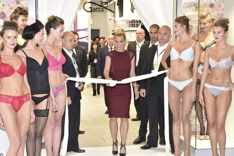 Britney Spears promowała w Warszawie własną, zmysłową bieliźnę