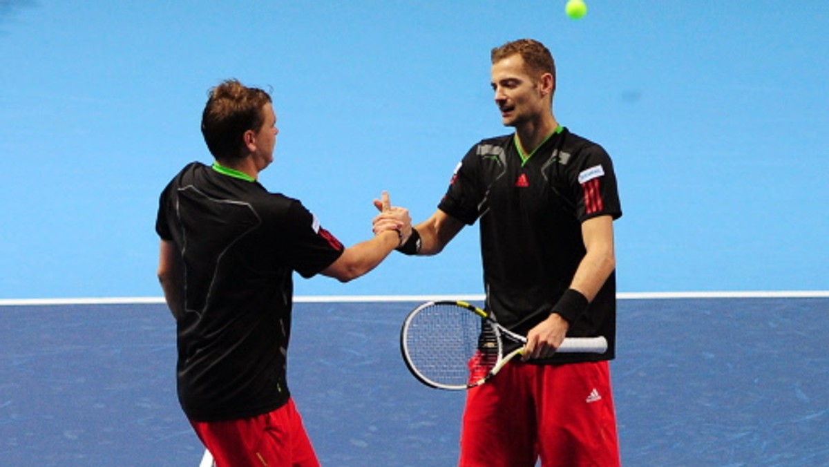 Mariusz Fyrstenberg i Marcin Matkowski awansowali o jedną lokatę i są na czwartym miejscu w rankingu najlepszych par sezonu ATP "Doubles Race to London". Polscy tenisiści, po niedzielnym triumfie w turnieju ATP Masters 1000 w Madrycie, mają 2520 punktów.