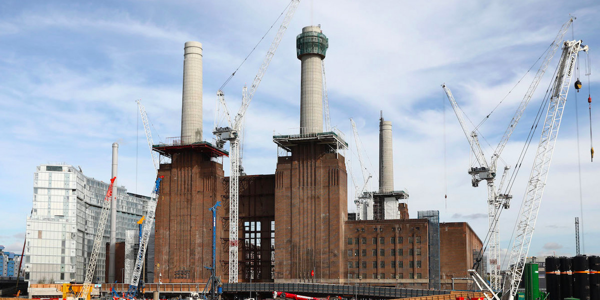 The price of luxury flats in South London areas like Battersea and Nine Elms is diving