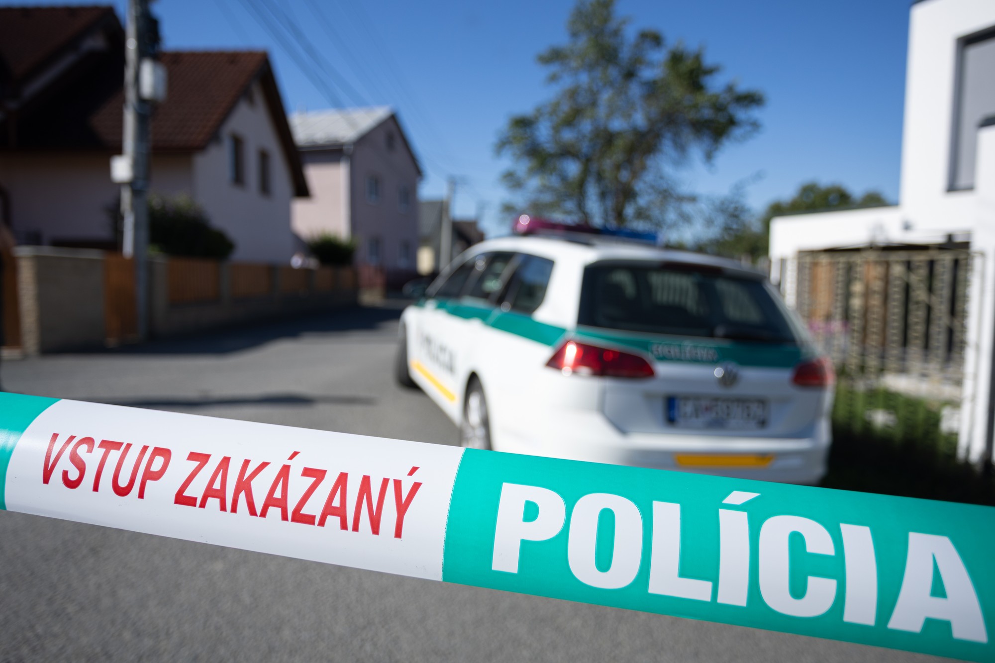 Na základnej škole v obci Staškov útočil žiak.