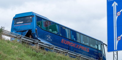 Tir wjechał w autobus z żołnierzami. Są ranni