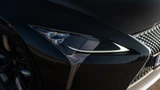 Ten Lexus to ostatni taki samochód. Potężny silnik V8 i wiatr we włosach