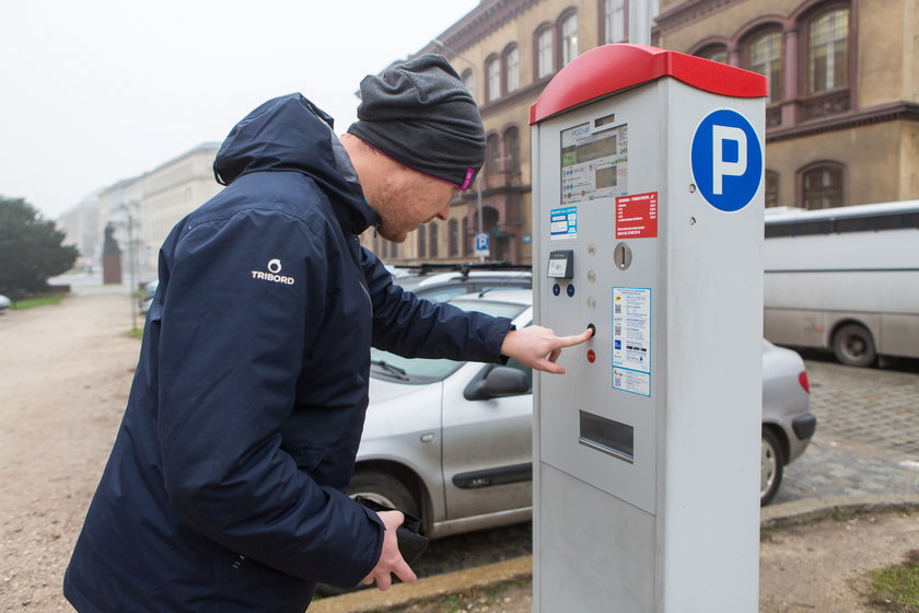 Utrzymanie sprawnych parkomatów kosztuje blisko 3,5 mln zł