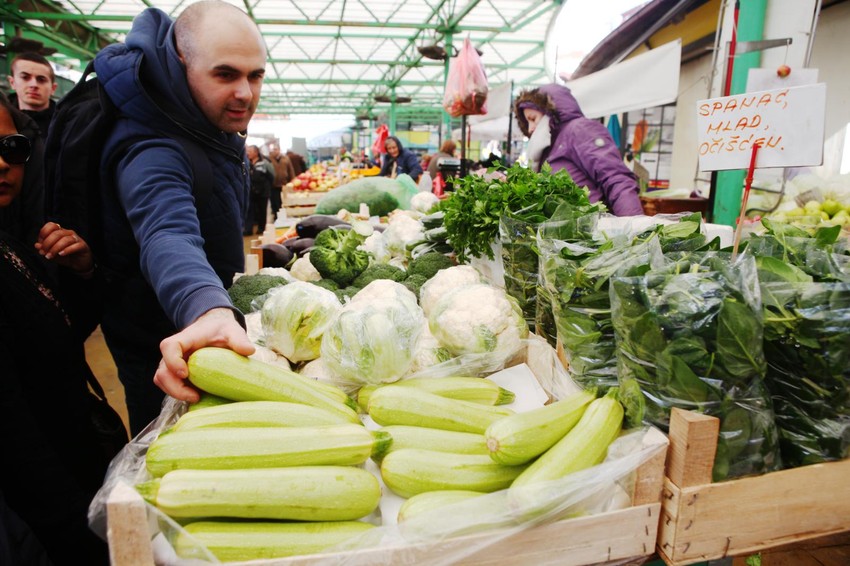 Upola manja prodaja tikvica