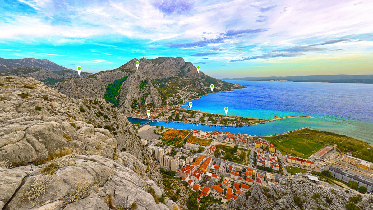 Omiš to jedno z najpiękniejszych miasteczek Chorwacji. Można je od teraz zwiedzić wirtualnie. Wszystko dzięki panoramom 360° w wysokiej rozdzielczości, prezentującym najciekawsze miejsca popularnego letniska leżącego nad ujściem lazurowych wód rzeki Cetiny do Adriatyku i otoczonego górami.