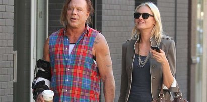 Mickey Rourke złamał rękę!