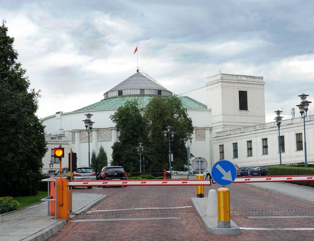 Kończy się kadencja Sejmu. Posłowie odłożyli fortunę