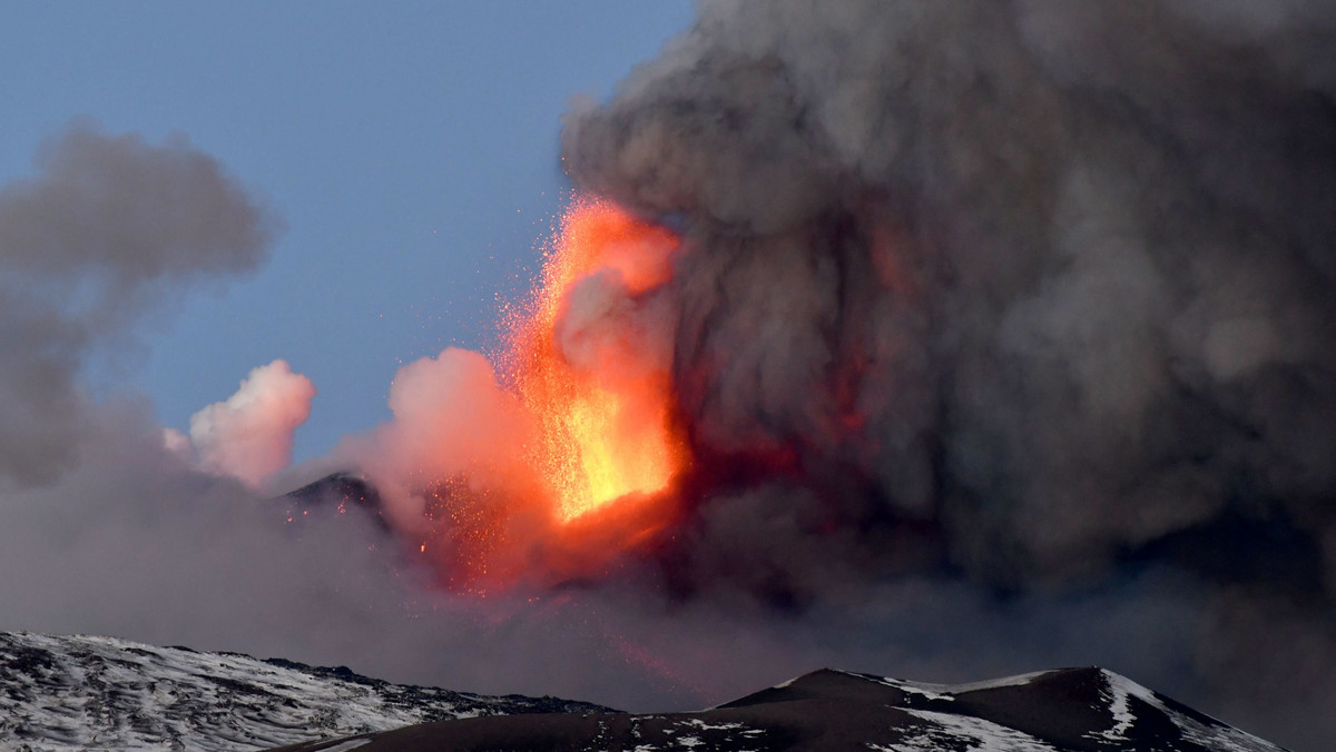 Erupcja wulkanu Etna na Sycylii