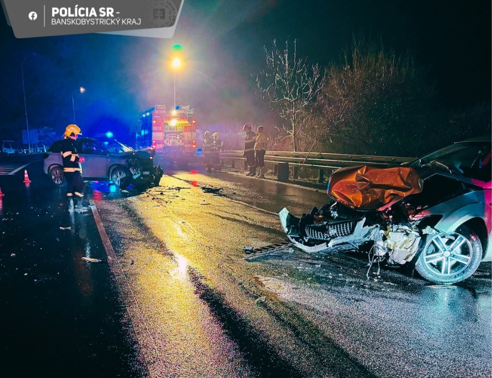 V Banskobystrickom kraji došlo k autonehode. 