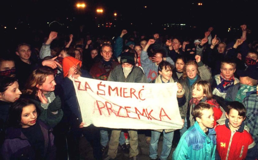 Zamieszki na ulicach Słupska po śmierci Przemka Czai