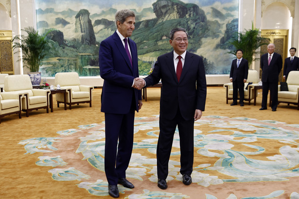 John Kerry i Li Qiang