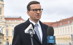 Ostre słowa Morawieckiego we włoskim dzienniku. "Odpowiedź może być niszczycielska"