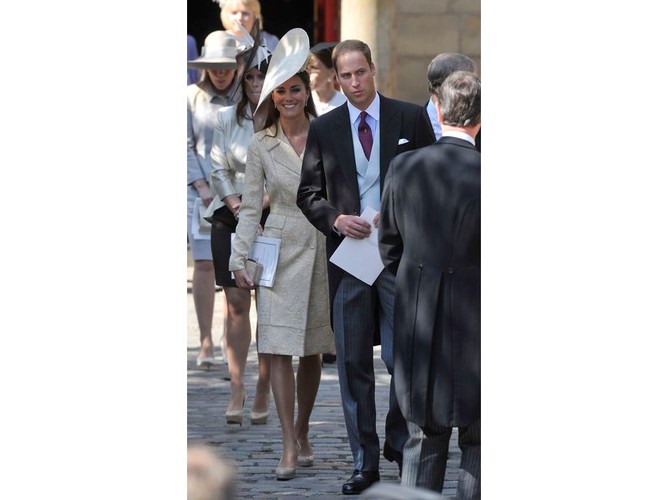 Księżna Catherine i książę William na ślubie Zary Phillips, wnuczki królowej Elżbiety II