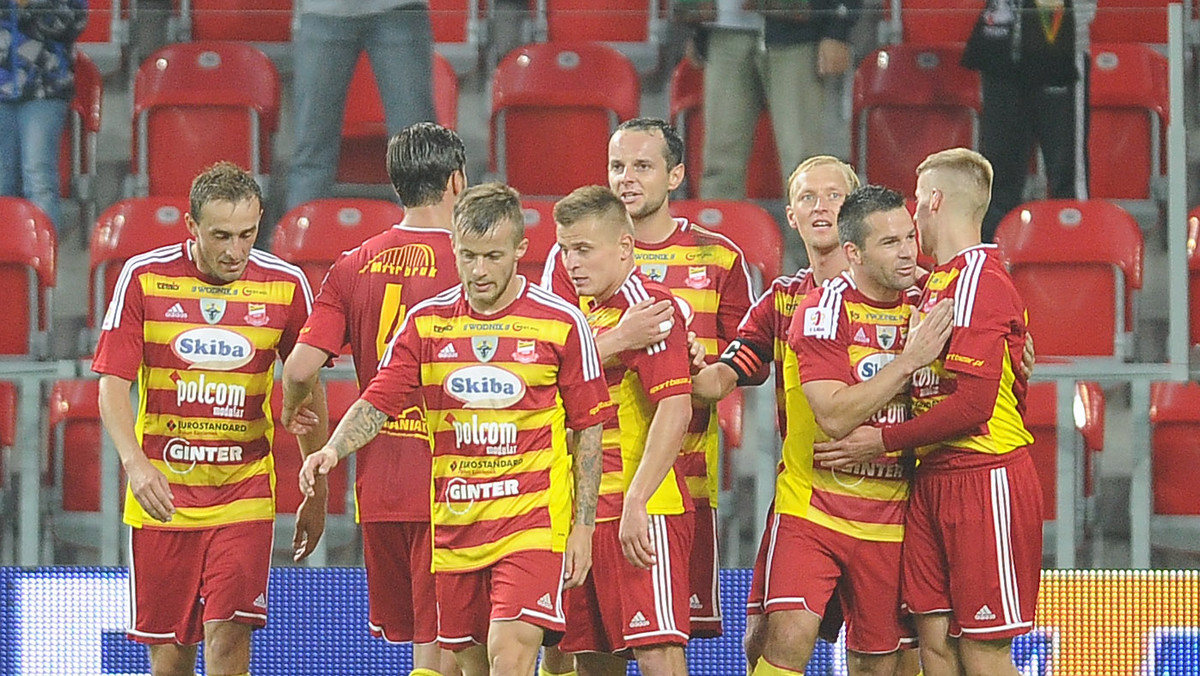 Chojniczanka Chojnice pokonała Pogoń Siedlce 2:1 (1:0) w pierwszym meczu 10. kolejki I ligi.