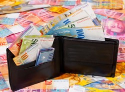 Panika na Wall Street. W Polsce frank bije kolejny rekord!