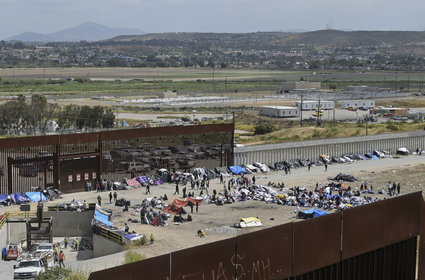 Chaos na granicy z Meksykiem. Tak wyglądały ostatnie chwile starego prawa azylowego