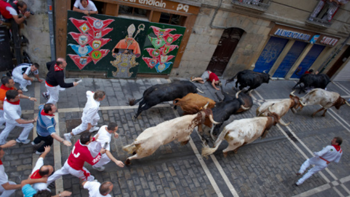 Wyścig z bykami odbywający się podczas święta San Fermin jest jednym z najdzikszych i najbardziej zwariowanych festiwali w Europie. Uliczna ekstaza, tańce i śpiewy suto zakrapiane sangrią - to kwintesencja hiszpańskiego temperamentu.